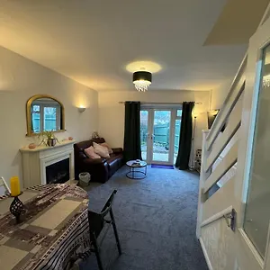 https://comfortable-home-away-from-home-spacious-2-bedroom-town.cardiffhotelswales.com